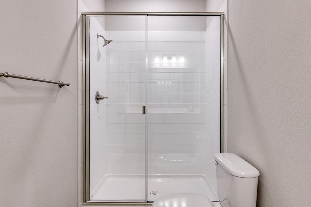 705 Blackland Drive - Photo 3