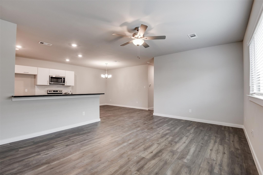 705 Blackland Drive - Photo 17