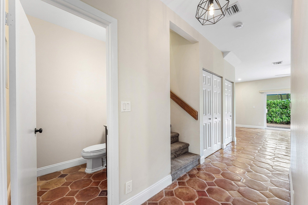 620 Ne 9th Avenue - Photo 10
