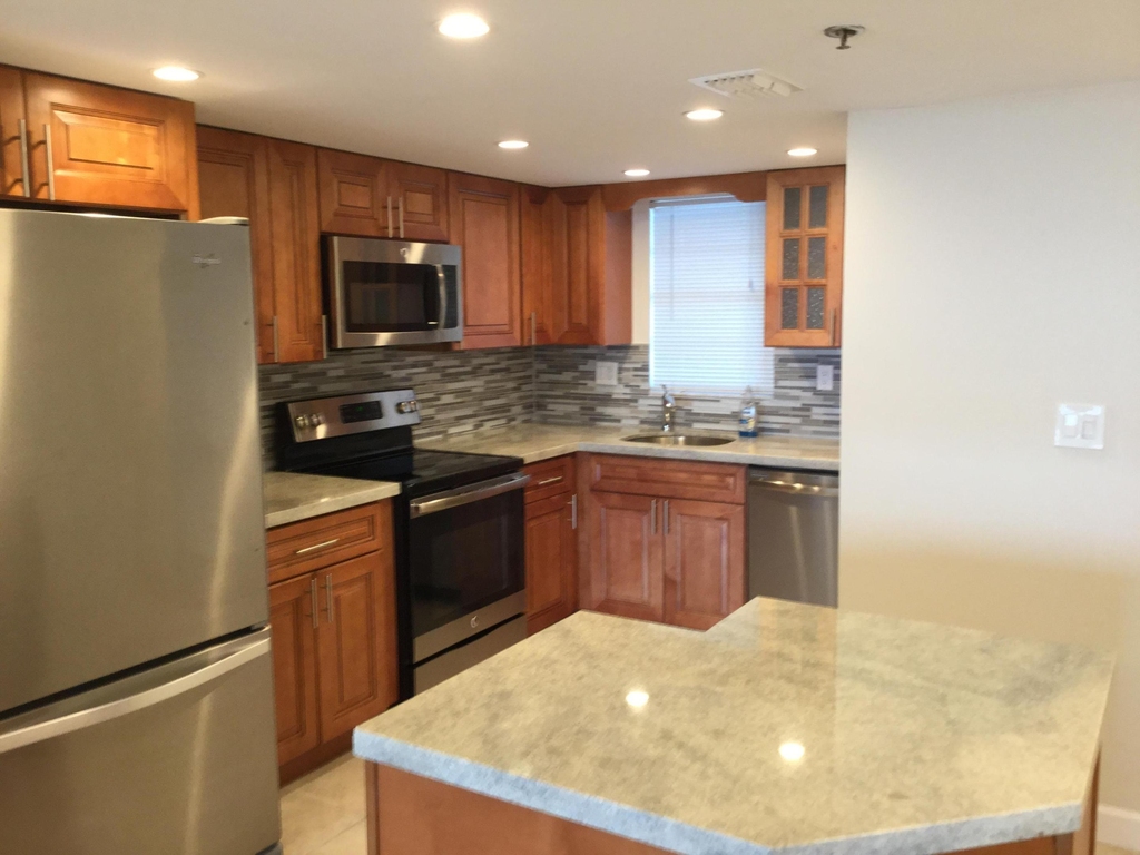 3001 W Rolling Hills Circle - Photo 0