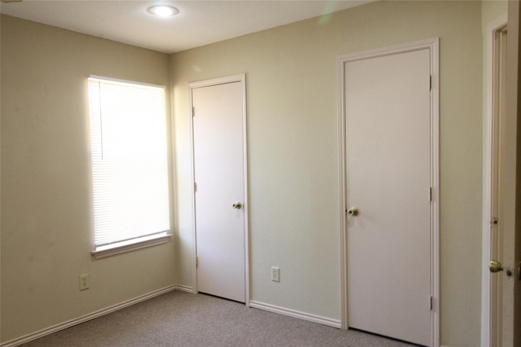 217 Matt Place - Photo 3