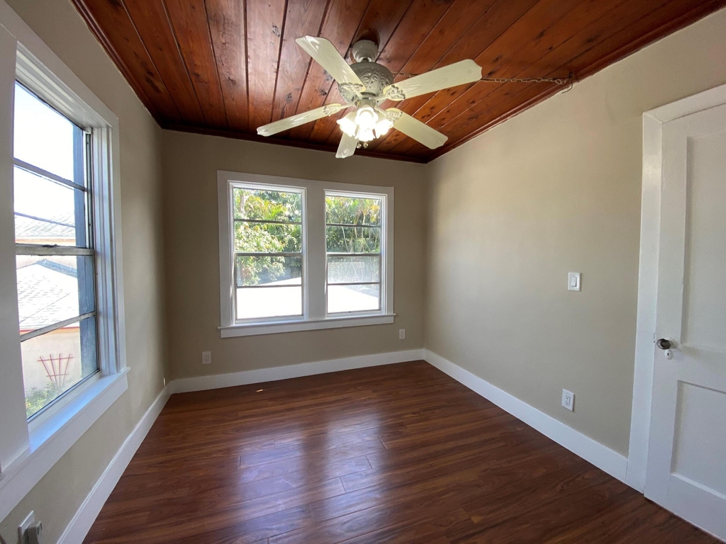 203 Foresteria Drive - Photo 8