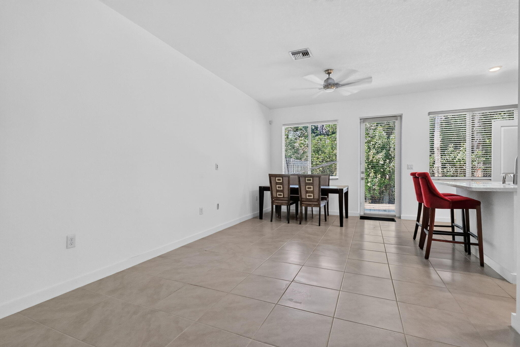 1339 Nw 208th Terrace - Photo 4