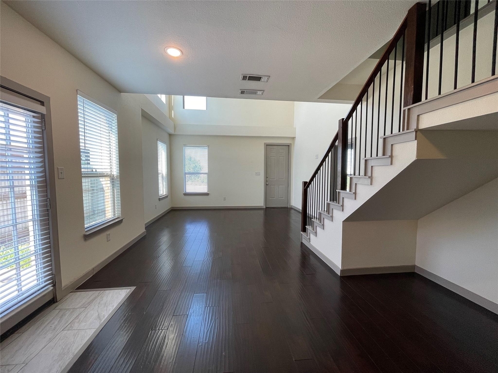 3629 Valley Vista Drive - Photo 4