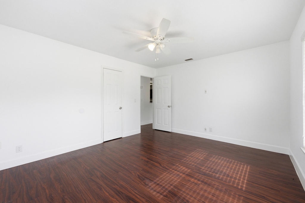 3847 Roan Court E - Photo 14