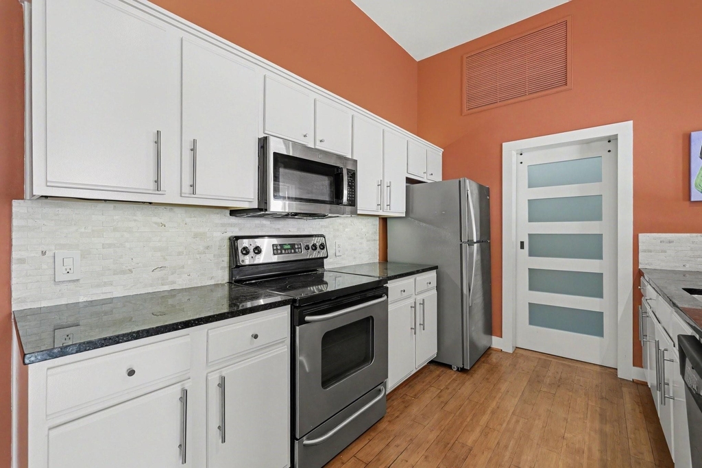 2502 Live Oak Street - Photo 12