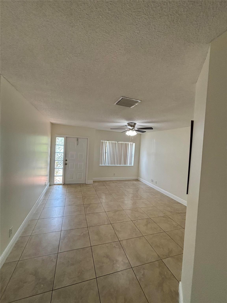 11400 Nw 45th Street - Photo 3