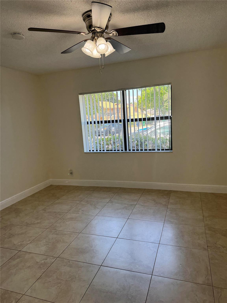 11400 Nw 45th Street - Photo 6
