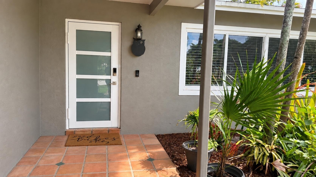 1811 N Hiatus Road - Photo 4