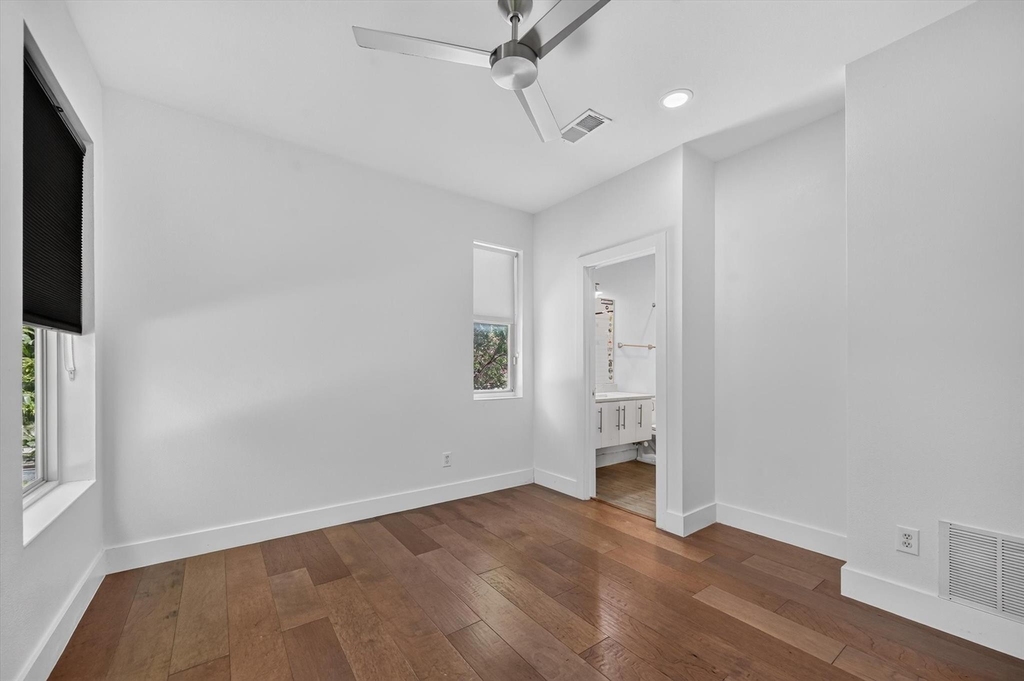 4413 Roseland Avenue - Photo 13