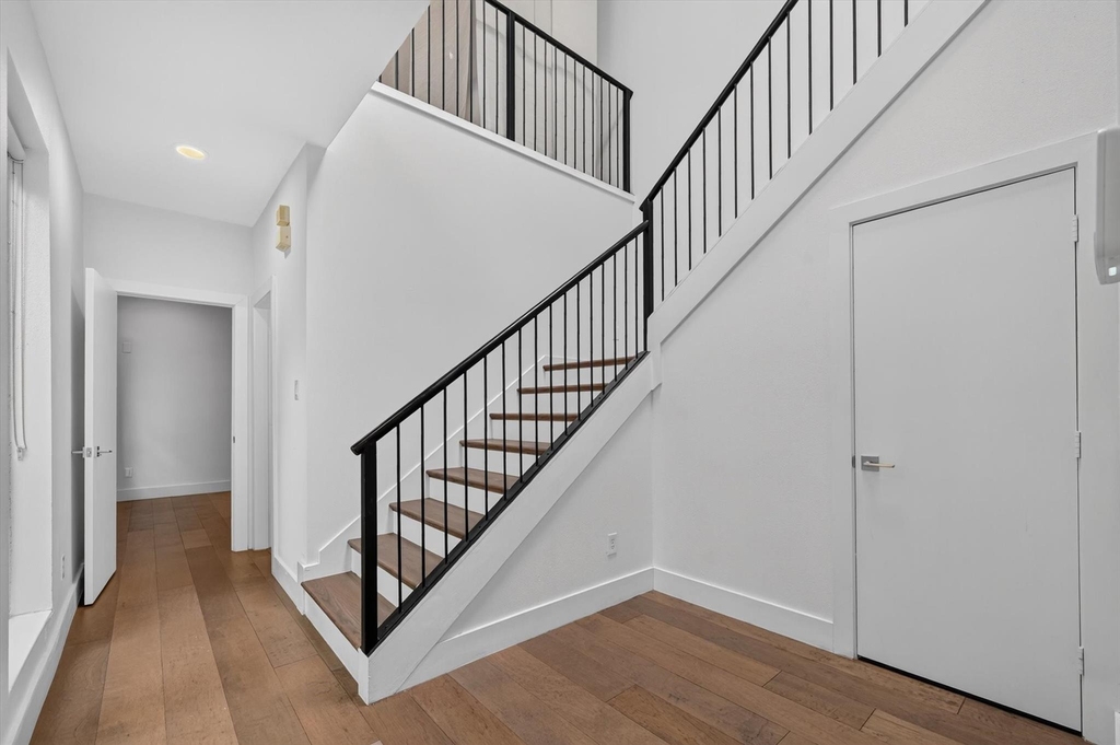 4413 Roseland Avenue - Photo 3