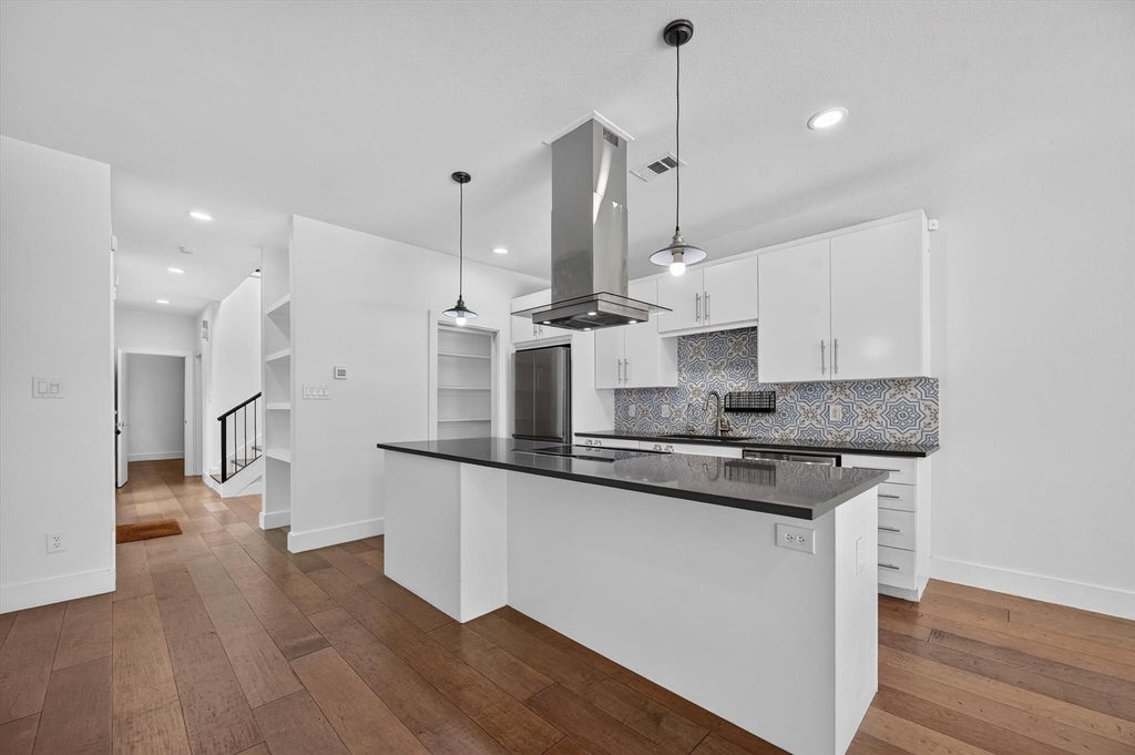 4413 Roseland Avenue - Photo 5