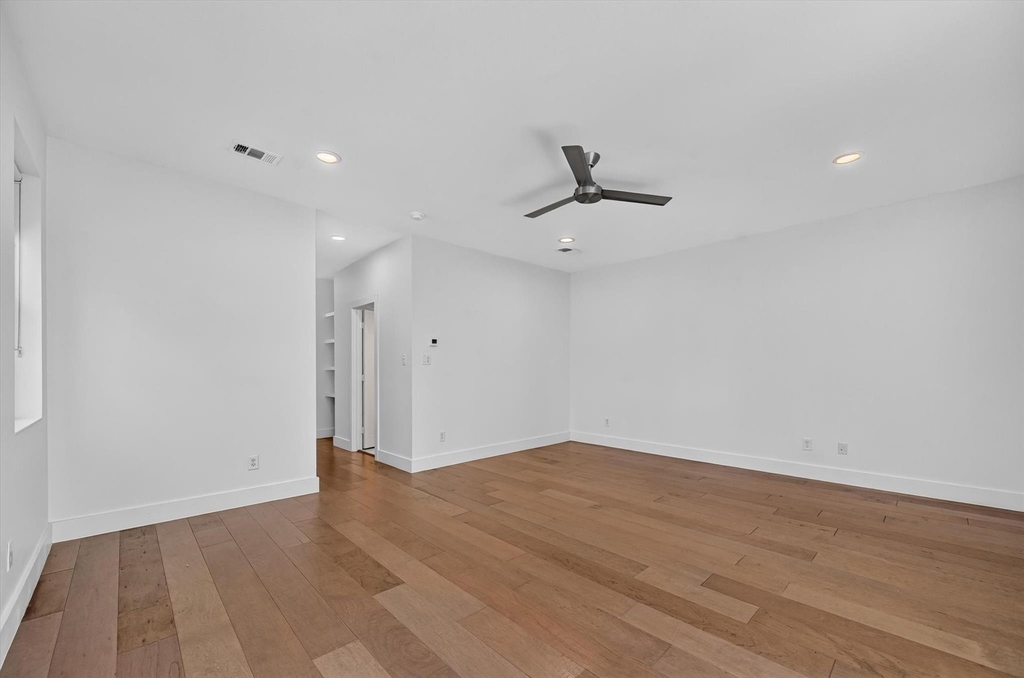 4413 Roseland Avenue - Photo 15