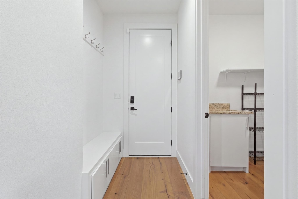 1808 Shaw Street - Photo 2