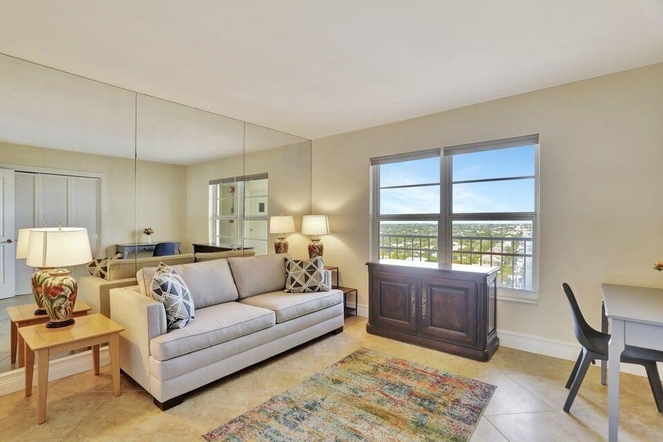 1021 Hillsboro Mile - Photo 29