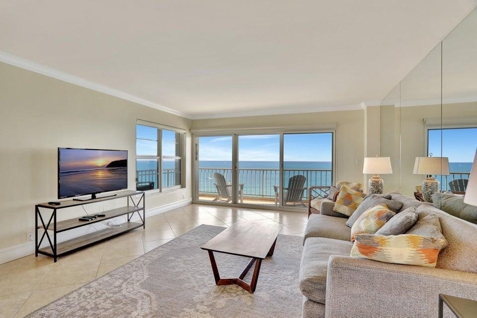 1021 Hillsboro Mile - Photo 13