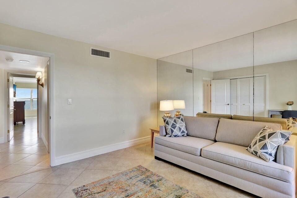 1021 Hillsboro Mile - Photo 30