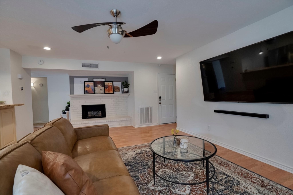 8515 Londonderry Lane - Photo 16