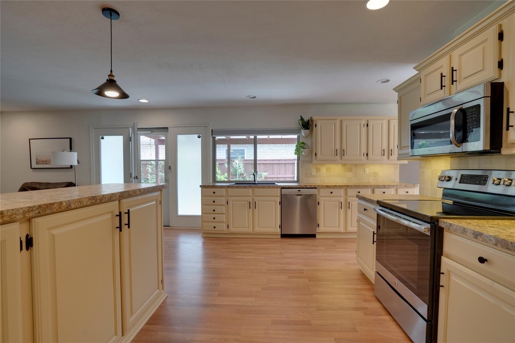 8515 Londonderry Lane - Photo 10