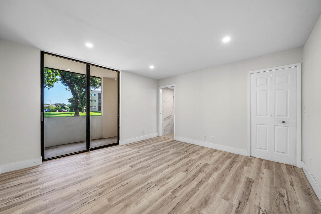 5190 Las Verdes Circle - Photo 9