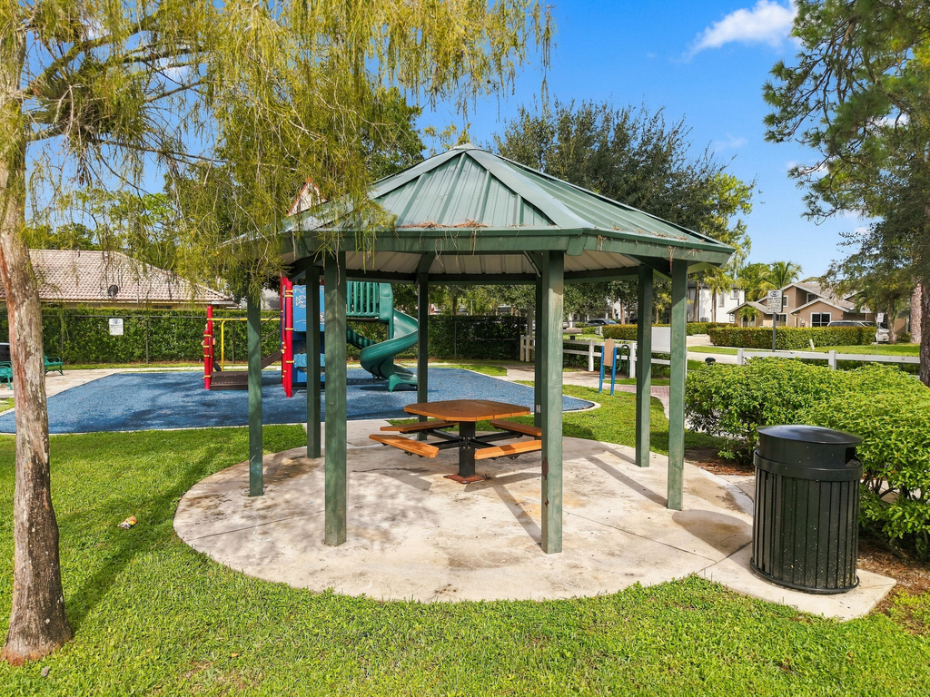 1031 Goldenrod Road - Photo 29