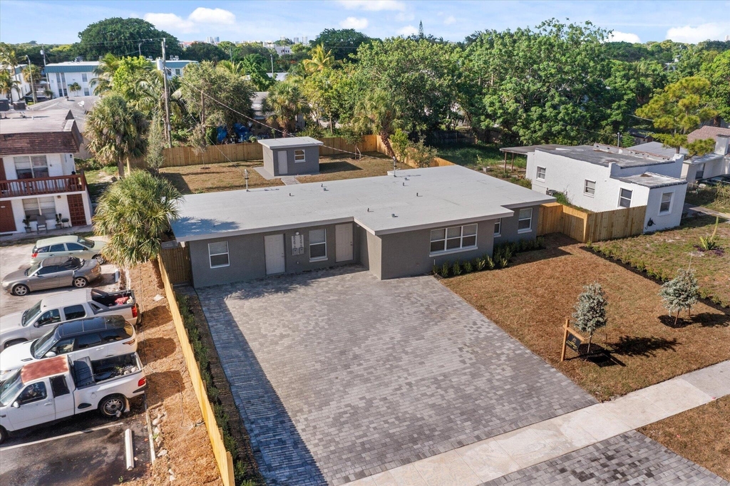 829 Bayberry Drive - Photo 17