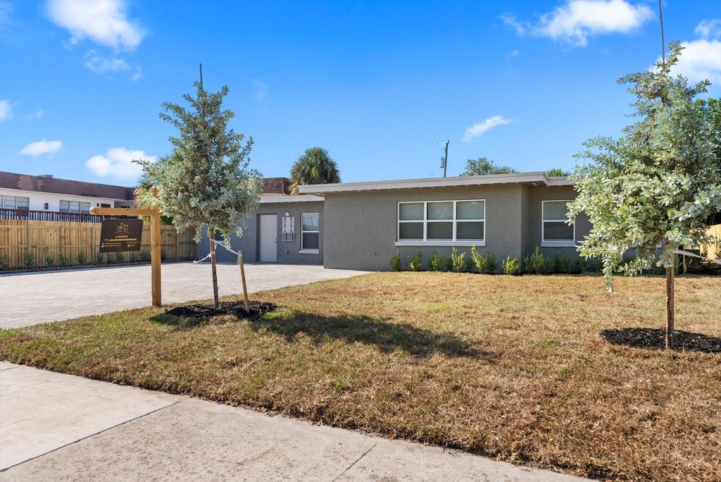 829 Bayberry Drive - Photo 14