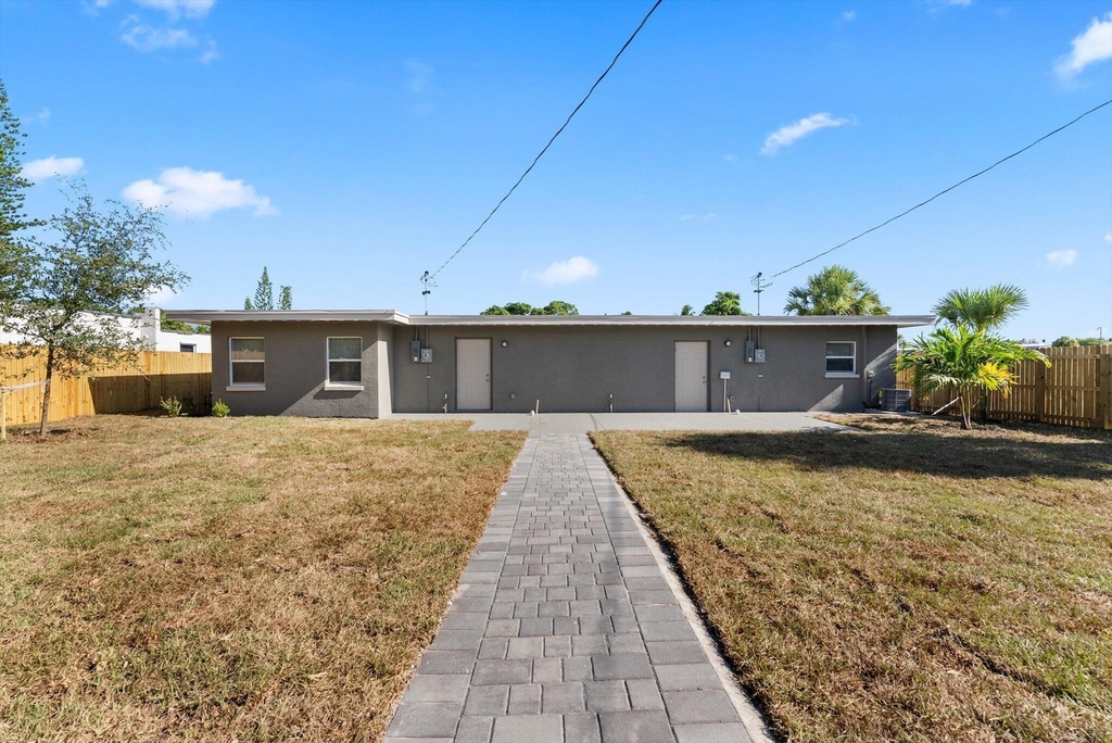 829 Bayberry Drive - Photo 10