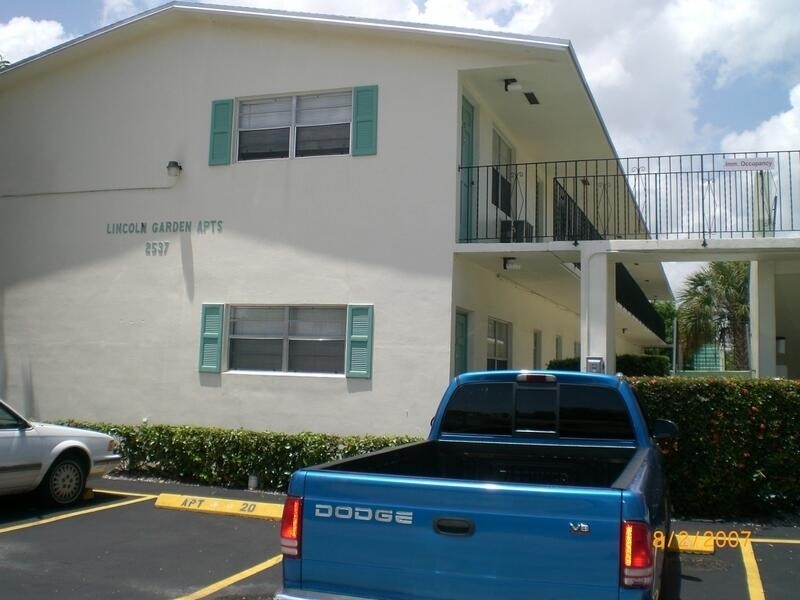 2537 Lincoln Street - Photo 12
