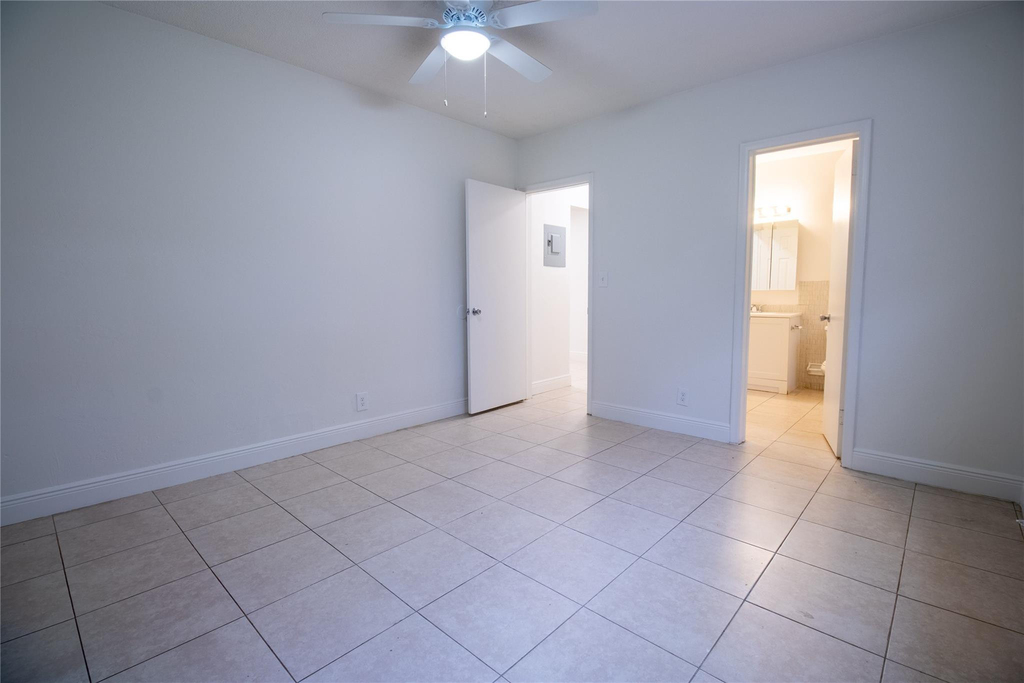 2537 Lincoln Street - Photo 11