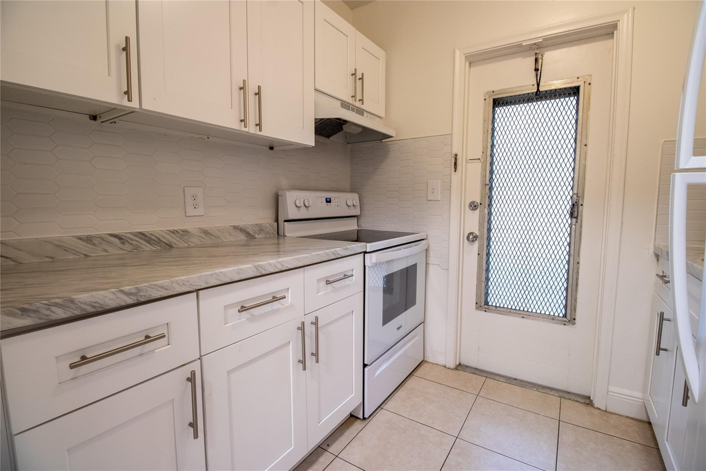 2537 Lincoln Street - Photo 5