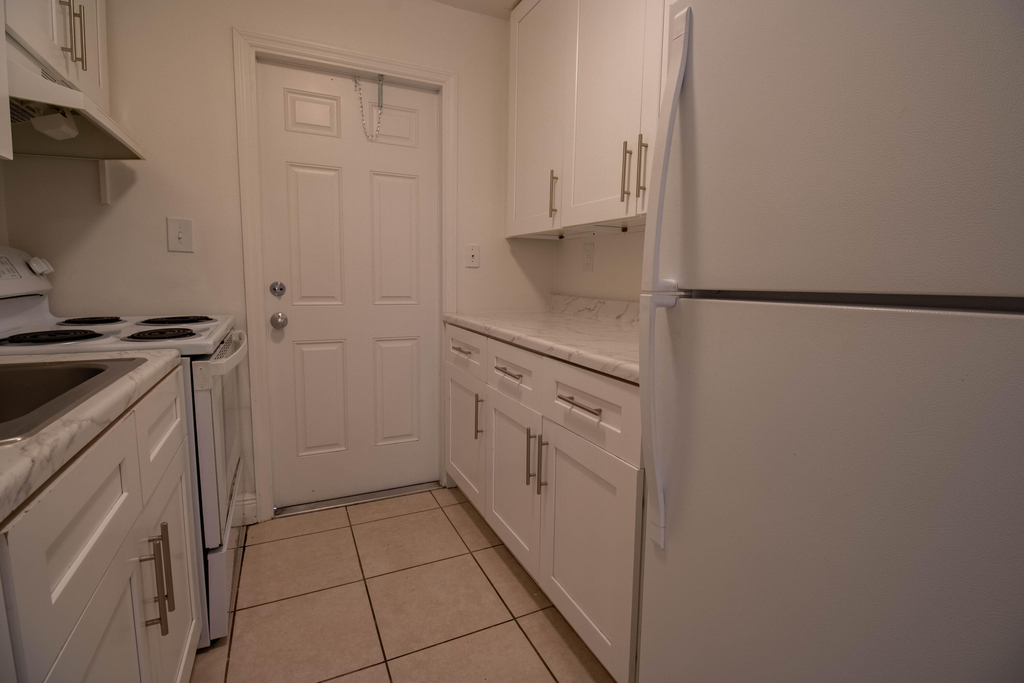 1831 Park Lane - Photo 5