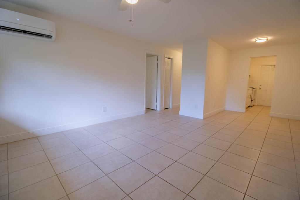 1831 Park Lane - Photo 0