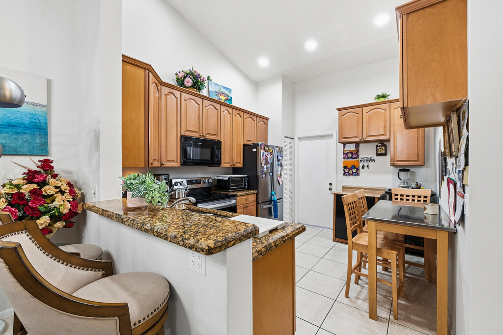 10933 Stafford Circle S - Photo 4