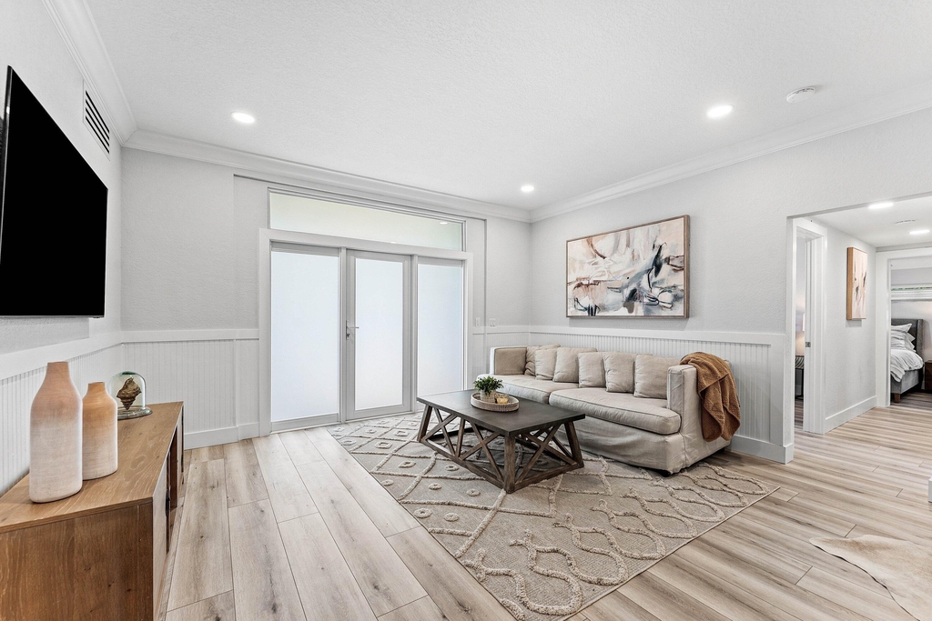 233 Lake Terrace - Photo 6