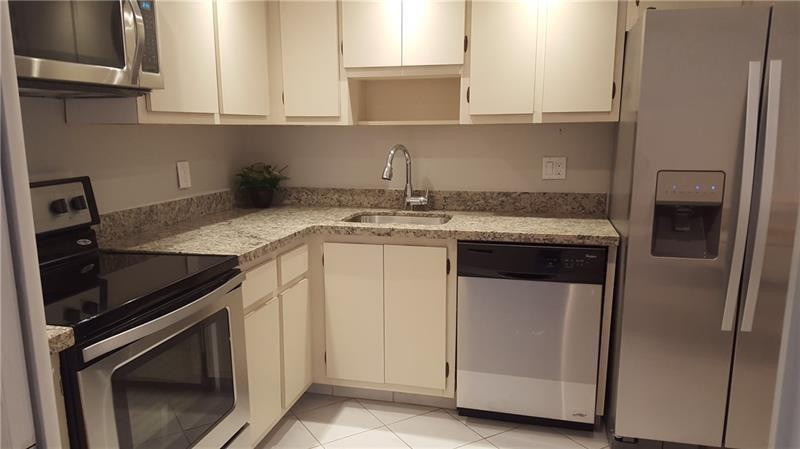 3970 Oaks Clubhouse Drive - Photo 2