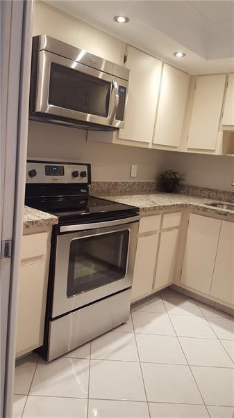 3970 Oaks Clubhouse Drive - Photo 1