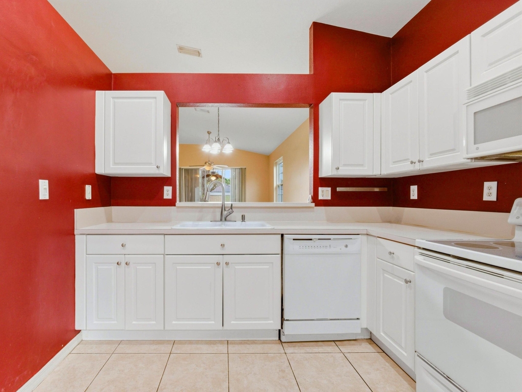 2920 E Aragon Boulevard - Photo 4