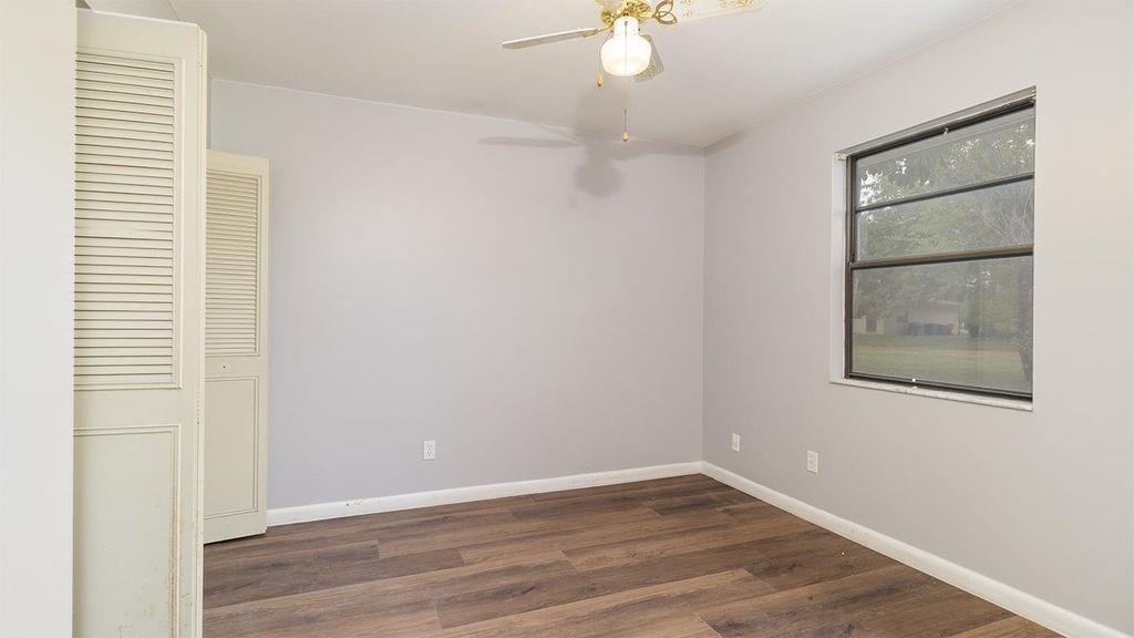 604 Roselyn Avenue - Photo 13
