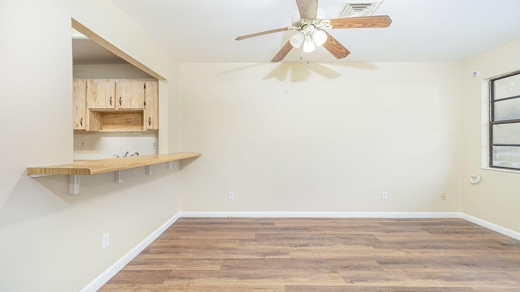 604 Roselyn Avenue - Photo 9