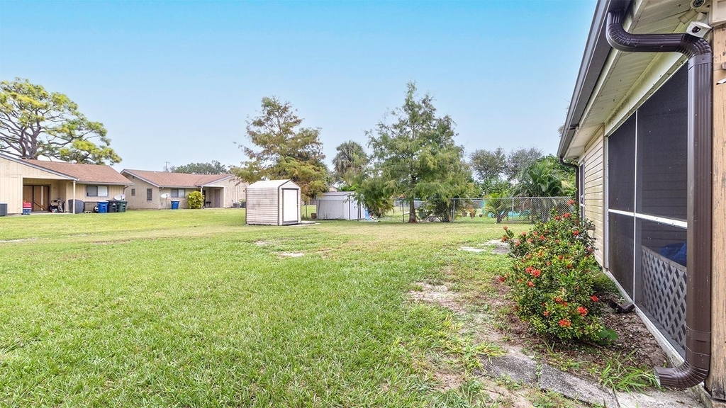 604 Roselyn Avenue - Photo 4