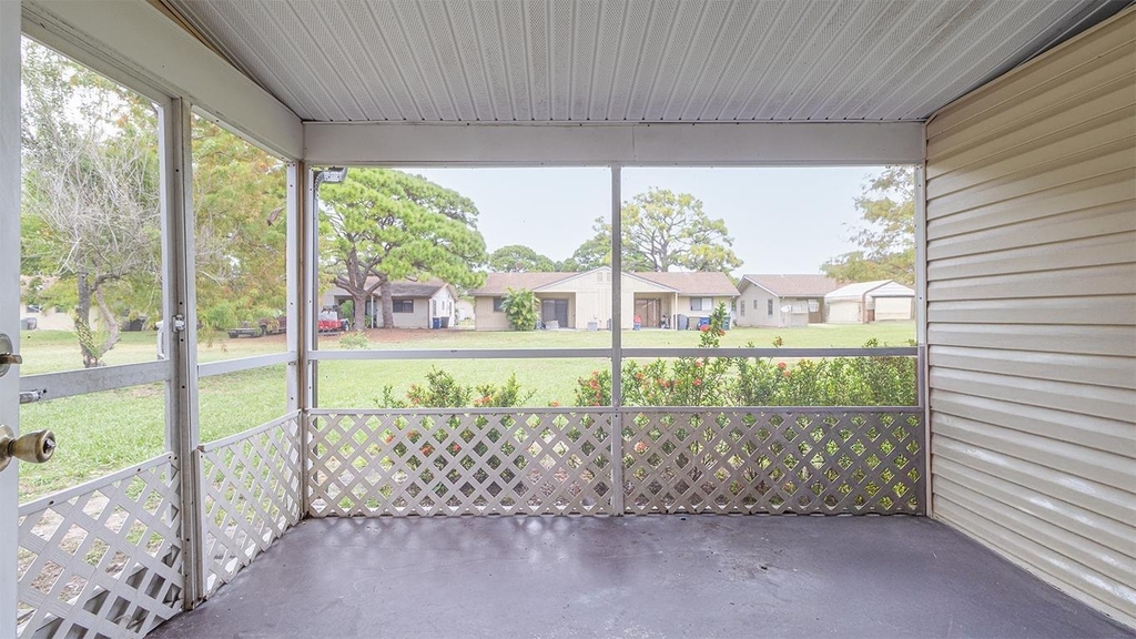 604 Roselyn Avenue - Photo 6