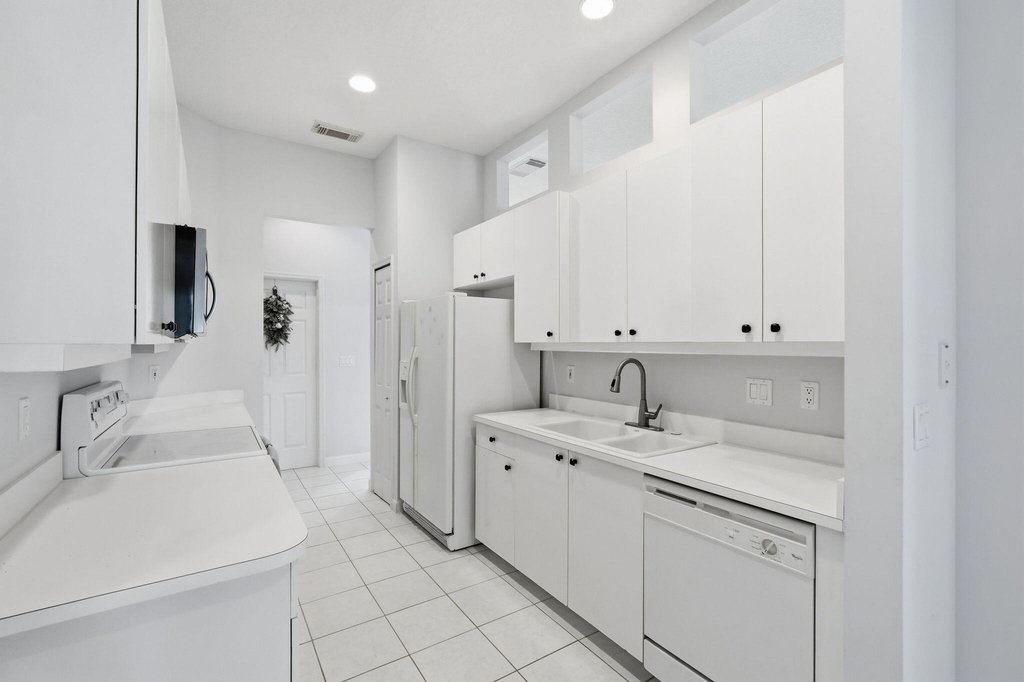 707 Sw San Salvador Cove - Photo 15