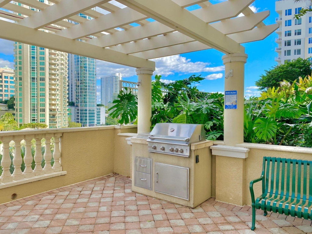 511 Se 5 Avenue - Photo 33