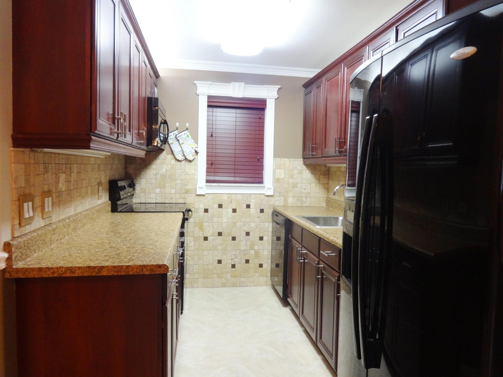 550 Sw 2nd Avenue - Photo 2