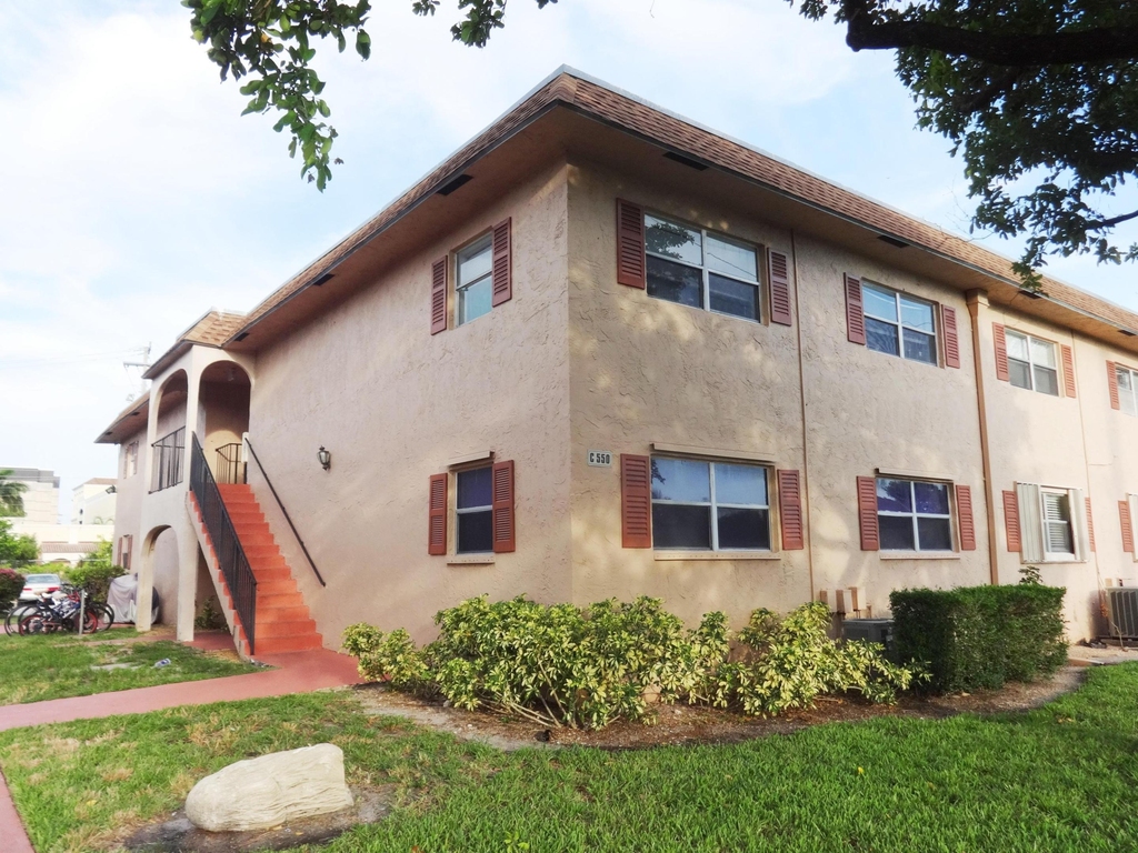550 Sw 2nd Avenue - Photo 22