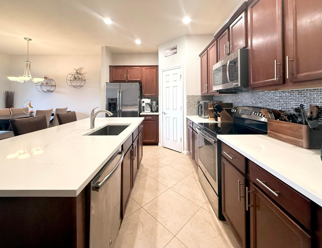 10361 Wellington Parc Drive - Photo 6