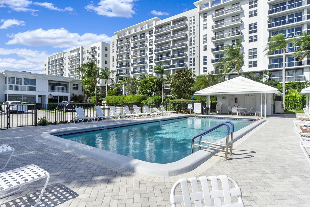 6421 Bay Club Drive - Photo 35