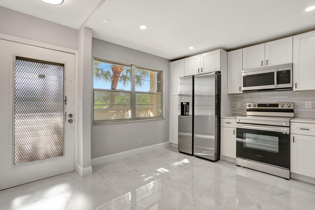 2202 Lucaya Bend - Photo 1