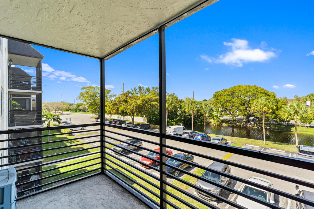 3700 N Pine Island Road - Photo 10